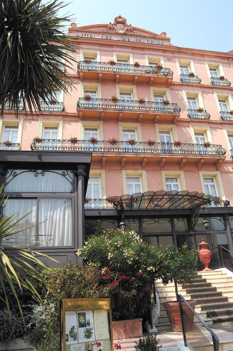 Grand Hotel Des Ambassadeurs Menton Buitenkant foto