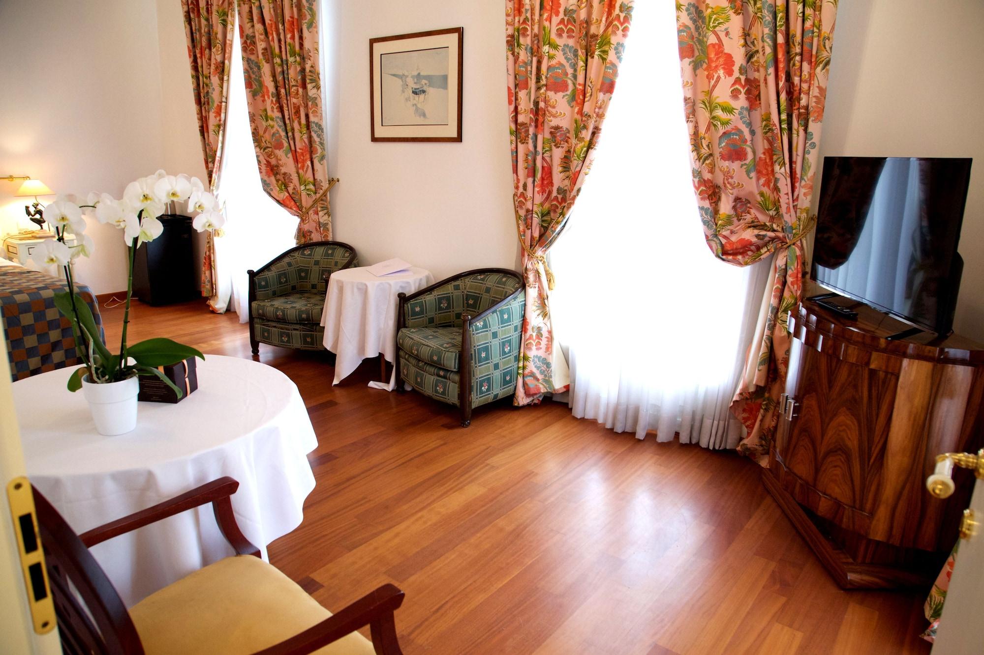 Grand Hotel Des Ambassadeurs Menton Buitenkant foto