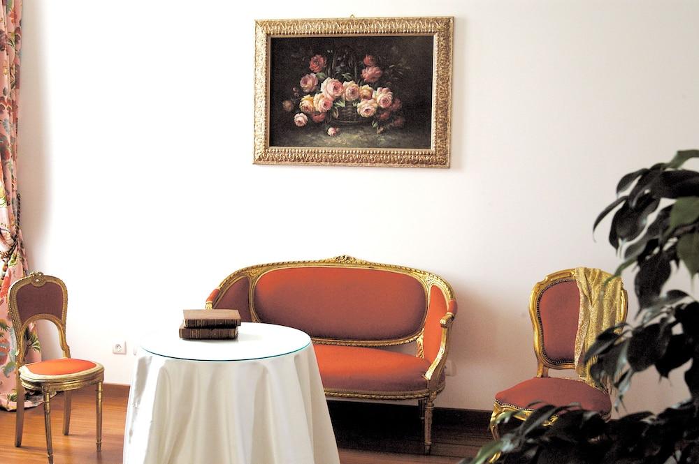 Grand Hotel Des Ambassadeurs Menton Buitenkant foto