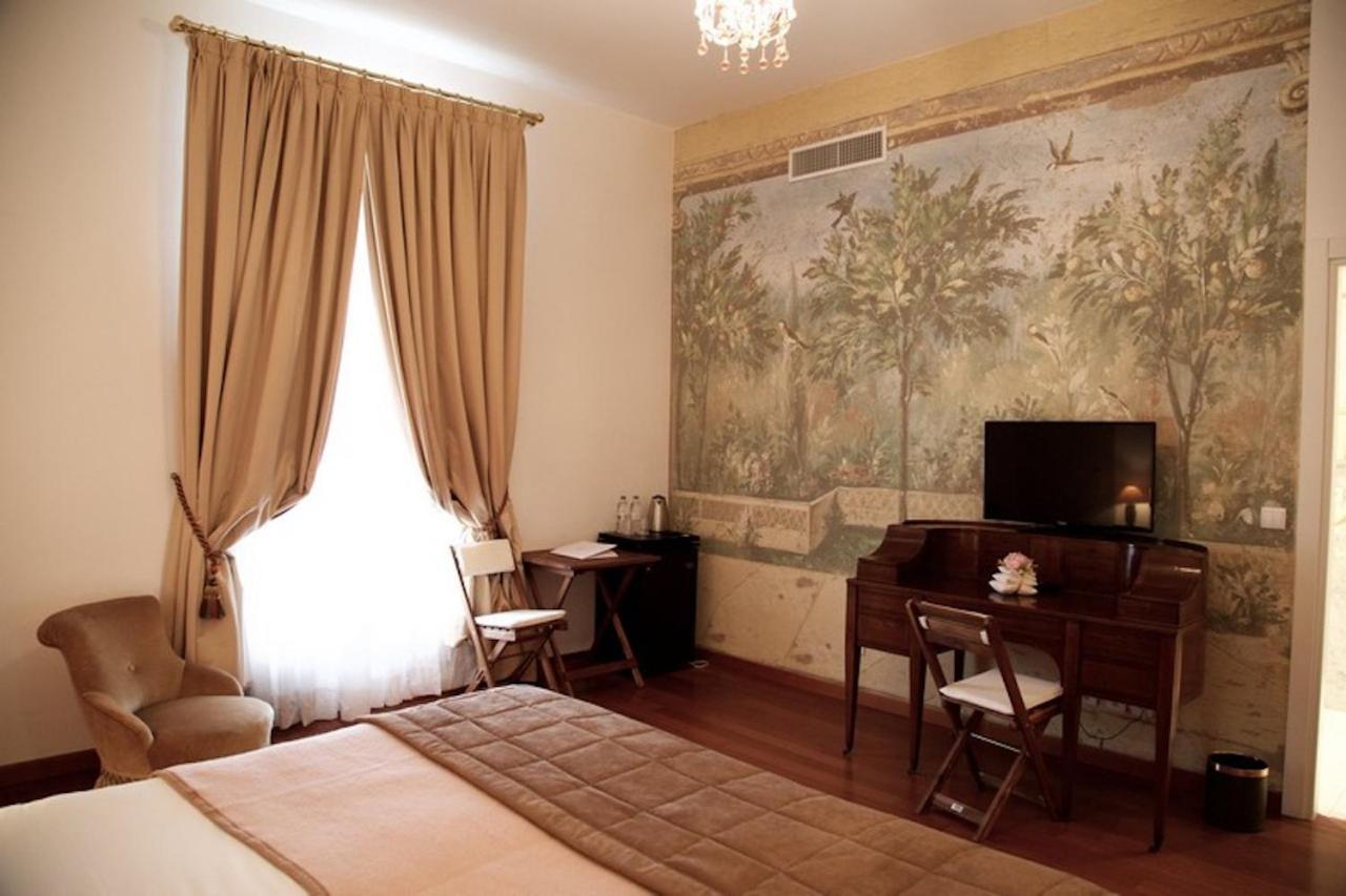 Grand Hotel Des Ambassadeurs Menton Buitenkant foto