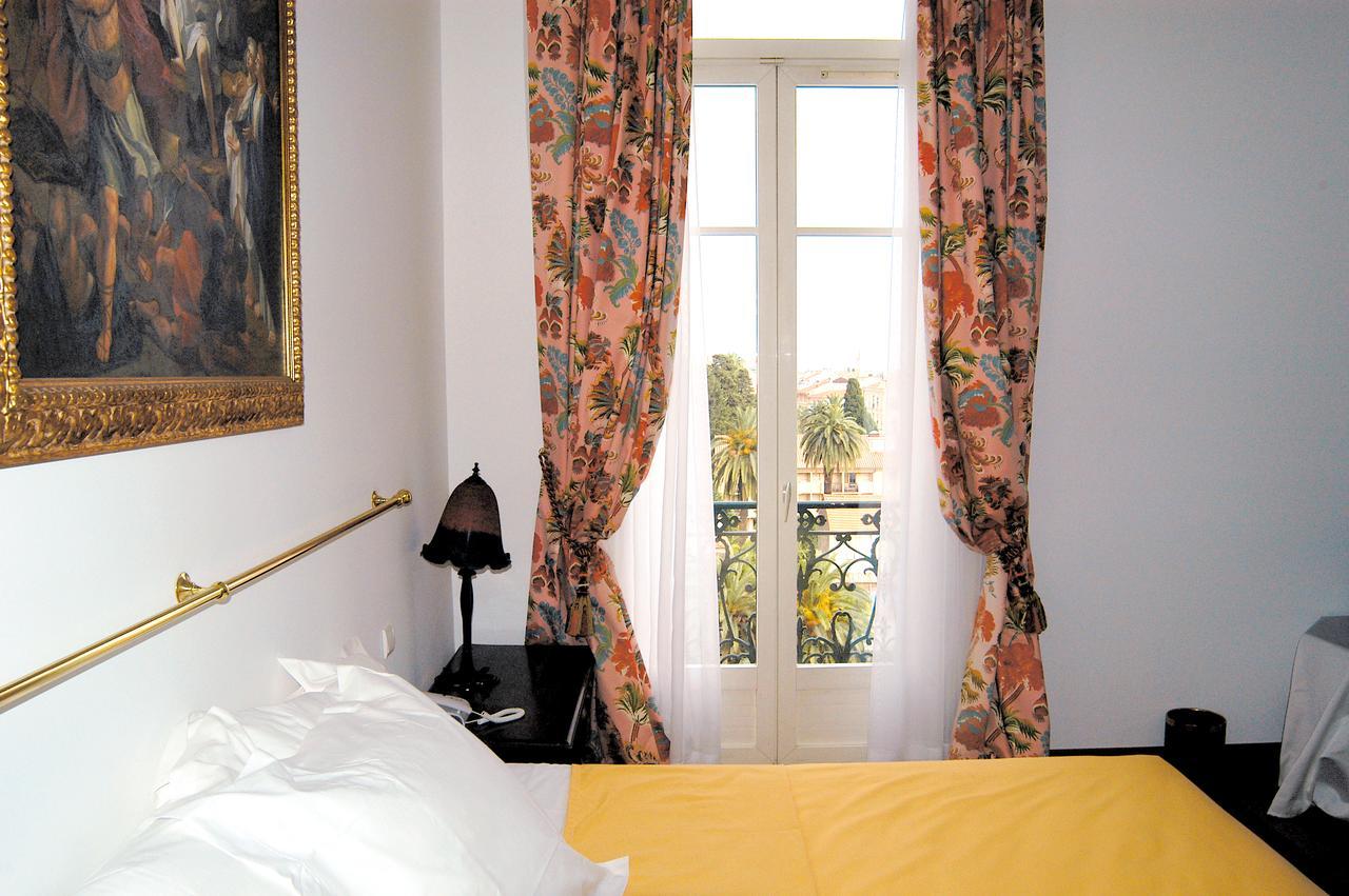 Grand Hotel Des Ambassadeurs Menton Buitenkant foto