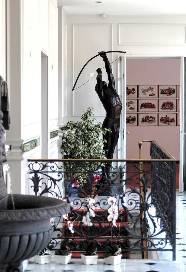 Grand Hotel Des Ambassadeurs Menton Buitenkant foto